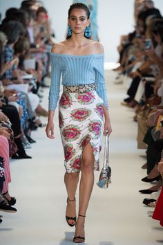 Print and color combo - Altuzarra Spring 2017 Ready-to-Wear Fashion Show Kate Middleton Fashion Show, Luxe Style, Prabal Gurung, Street Style Chic, Spring Summer 2017, Fashion 2017, Spring 2017, Primavera Estate, Moda Fashion