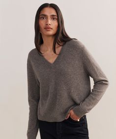 Flynn Cashmere Sweater Shadow As a nod to the classics, this covetable 100% cashmere piece embraces all the ease of a relaxed fit knit with the sophistication of a v-neck silhouette. Tuck this lightweight layer into trousers or pair it with your favorite slip skirt to instantly upgrade any outfit. | Jenni Kayne Women's Flynn Cashmere Sweater Size X-Large Jenni Kayne, Fall Clothes, Drop Shoulder Sweaters, Long Jeans, Slip Skirt, Gift List, New Tops, Cashmere Sweater, Knitwear Women