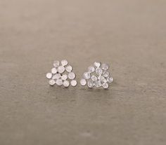 Can make a gorgeous Valentine's day gift..sterling silver cluster earringsunique and minimalist designlight on the earscan go as everyday perfect look and also be fabulous bridal jewelry or other special occasions..measurement:Height 14 mm width 13 mmand golden version:https://www.etsy.com/il-en/listing/200589511/gold-cluster-earrings-small-version?ref=shop_home_active_11also available in a bigger design :https://www.etsy.com/il-en/listing/219537971/streling-silver-cluster-earrings?ref=listing-s Unique Stud Earrings, Minimalist Silver Ring, Artistic Earrings, Unique Studs, Jewellery Craft, Unique Silver Rings, Stud Earrings Unique, White Gold Earrings Studs, Minimalist Earrings Studs