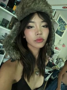 Fur Hat Outfit Street Style, Trapper Hat Outfit Y2k, Russian Fur Hat Outfit, Ushanka Hat Outfit, Russian Hat Aesthetic, Trapper Hat Aesthetic, Russian Hat Outfit, Ushanka Outfit