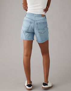 AE Strigid Super High-Waisted Ripped Relaxed 6" Short Jean Shorts Plus Size, Trendy Jean Shorts, Cute Shorts For Summer, Women’s Shorts, Mid Length Shorts Outfits, Dad Shorts Outfit Women, Womens Shorts Outfits, Long Shorts Outfits Women, Shorts For Thick Thighs