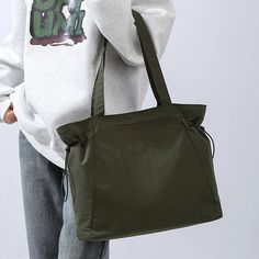 SPECIFICATIONSBrand Name: BOBAGOrigin: Mainland ChinaCN: HebeiLining Material: POLYESTERMain Material: nylonPlace Of Origin: HE BEI ProvincePlace Of Origin: HE BEI ?ProvinceShape: Casual ToteOccasion: VersatileExterior: Solid BagModel Number: toteClosure Type: zipperHardness: SOFTGender: WOMENPattern Type: SolidInterior: Cell Phone PocketInterior: Interior Zipper PocketStyle: fashionChoice: yessemi_Choice: yes Handbags For School, Retro Purse, College Bags, Drawstring Top, Wedding Bag, Elegant Red, Handbag Wallet, Large Shoulder Bags, Casual Tote