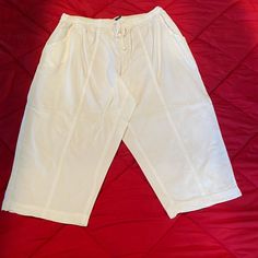 White Linen Capri Shorts Perfect For Sumer Or Resort Season. Like New Condition. Never Worn. Linen Capri Pants, Capri Shorts, White Linen, Capri, Like New, Capri Pants, Womens Shorts, White, Pants