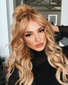 Edgy Hair Color Ideas 2023, Eyeliner Wings, Perfect Eyeliner, Honey Blonde Hair, Penteado Cabelo Curto, Lace Hair