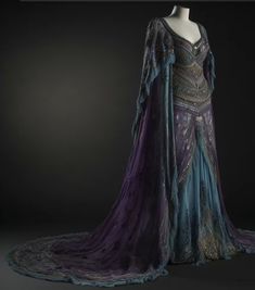 Fae Ball, Asoiaf Fashion, Story Clothes, Star Wars Dress, Fantasy Clothes, Theme Dress, Fantasy Gowns, House Of Dragons