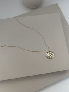 Description: 14 Karat solid gold disc necklace #EADCollection #myEAD #EasterAhnDesignCollection #EAD #minimalist #minimalearrings #simplejewelry #everydayjewelry #finejewelry #finejewelrydesign #customjewelry #jewelrydesign #customdesign #bespoke #bespokejewelry #holidaygift #weddinggift #birthdaygift #anniversarygift #love #giftsforher #solidgold #madeinlosangeles #madeinusa #qualitywork #givingback #whattowear #necklace #engagementring #engagement Meaningful Necklace, Gold Disc Necklace, Minimal Earrings, Letter Monogram, Gold Disc, Disc Necklace, Monogram Design, Fine Jewelry Designers, Love Letter