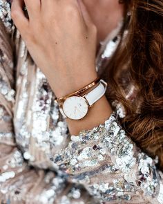 It's time to welcome the New Year with some sparkle. Photo via IG: @michelle_gouws #DanielWellington #NewYears Minimalist Rose Gold Watch For Everyday, Rose Gold Watches With Bracelet Strap For Everyday, Everyday Rose Gold Watches With Bracelet Strap, Luxury White Watch For Everyday, Luxury White Watch For Everyday Wear, Luxury White Watches For Everyday, Classic White Watch For Everyday, Classic White Watch With Leather Strap, Classic White Watch For Everyday Wear