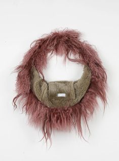 Puer Parasitus - riding hood loop bag Shearling Purse, Ugly Purses, Fur Crafts, Fur Purse, Fur Accessories, Fur Bag, Old Rose, Virtual Fashion, 로고 디자인