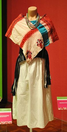 Islands Aesthetic, Mexican Traditional Clothing, Aztec Clothing, Aesthetic Bible, Traditional Mexican Dress, Ancient Dress, Inspiration Dress, Mexican Outfit