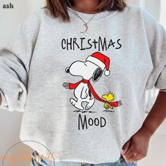 Christmas Crewneck Sweatshirt Cricut, Cute Christmas Shirt Ideas, Cricut Christmas Tshirt Designs, Charlie Brown Christmas Decor, Cute Christmas Sweatshirts, Christmas Tshirt Ideas, Sweatshirt And Shirt Outfit, Christmas Tshirt Designs, Cute Christmas Sweaters