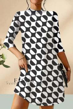 Fisdy - Elegantes y versátiles vestidos de cuello alto con estampado informal Bandeau Tops, Line Dresses, Printed Casual Dresses, 1920s Flapper Dress, Set Outfits, Mock Neck Dress, Short Playsuit, Costume Collection, A Line Dresses