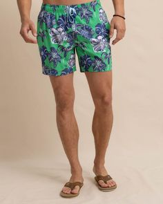 Burst onto the beach with the bold blooms of this freshly picked swim trunk. Flexible, water repellant, UV-protective materials serve as the base for this 6"-inseam trunk. The flat drawcord, front on-seam hand pockets, and back welt pockets add function to complement the form of this trunk.  Style: 10947 Coastal Breeze, Preppy Clothes, Southern Tide, Freshly Picked, Kids Discover, Clothes For Men, Preppy Outfits, Welt Pockets, Welt Pocket