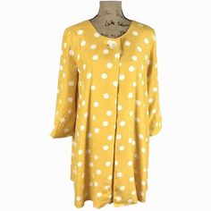 Geary Roark Kamisato Vintage Duster Kimono Jacket Button Up Yellow. Yellow with large white polka dots. Open front with large pearlized button at the neckline. Rounded flat neckline with no collar. Full 3/4 sleeves fit loosely. Fully lined.
Gently used. No flaws.
Fabric: Rayon
Measurements flat: Size 6
Shoulder at seam 16"
Chest (approx) 20"
Length 32"
:203
0.10 Casual Half Sleeve Spring Outerwear, Casual Half-sleeve Spring Outerwear, Casual Half Sleeve Outerwear For Spring, Casual Spring Outerwear With Half Sleeves, Summer Outerwear With 3/4 Sleeves, Casual Half Sleeve Fall Outerwear, Casual Outerwear With 3/4 Sleeve For Day Out, Casual 3/4 Sleeve Outerwear For Day Out, 3/4 Sleeve Cardigan For Spring Day Out