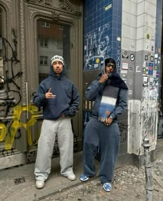 2000s Boys Fashion, Streetwear Fashion Baggy, Men Aesthetic Outfits, Duo Pics, Yeezy Fashion, Fashion Baggy, Drippy Outfit, Guy Fits, Street Fits