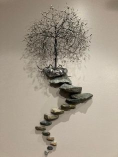 It's just unique that you can't stop wanting to add in your hall room Bronze Spray Paint, Stone Pictures Pebble Art, Keychain Crochet, Diy Wall Art Decor, Socks Pattern, Crochet Braid, Deco Originale, Garden Art Sculptures Diy