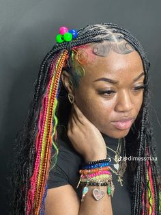 Short Knotless Box Braids With Color, Multicolor Knotless Box Braids, Hairstyles With Color Braids, Rainbow Skunk Stripe Hair, Color Combinations Braids, Black And Colored Braids, Rainbow Hair Black Women, Colored Braids Hairstyles, Dyed Hair Hairstyles