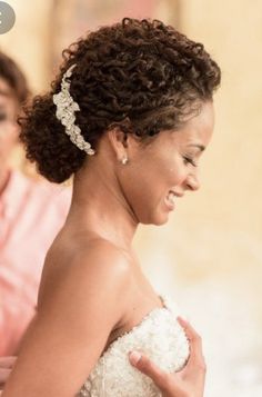 Natural Wedding Hairstyles, Curly Wedding Hair, Wedding Hairstyles Bride, Best Wedding Hairstyles, Pelo Afro, Super Hair, Trendy Wedding Hairstyles, Short Wedding Hair, Penteado Cabelo Curto