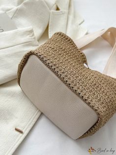 BirdinBag - Chic Woven Tote for Effortless Holiday Style Vacation Bag, Straw Tote, Linen Material, Holiday Style, Word Wrap, Bag Bag, Square Bag, Color Khaki, Holiday Fashion