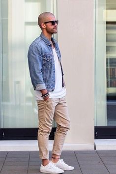 White Sneakers Outfit, Sneaker Outfits, Herren Style, Beige Chinos, Pants Outfit Men, Bald Man, Checkered Jacket, Mens Fashion Edgy, Popular Mens Fashion