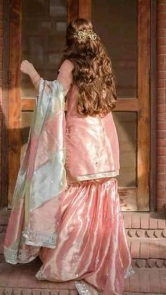 Cool Dpz, Gharara Designs, Desi Wedding Dresses, Trendy Outfit Ideas, Pakistani Wedding Outfits, Stylish Short Dresses