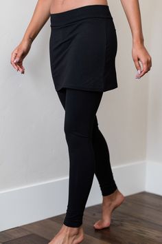 A new take on our popular Sonya skirt legging. Fitted bamboo short skirt attached to leggings with a comfort waistband and minimal seams. Silk Outfit, Long Leggings, Eco Friendly Clothing, Stretch Skirt, Stretch Leggings, Skirt Leggings, Cotton Skirt, Short Skirt, Dressing Room