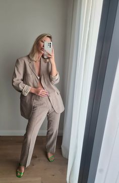 Perfect quality beige linen and wool unisex suit. For your reference, model wears size S/M, is 175 cm tall and 65 kg weight. I would say, perfect fit - UK14. For me the pants are too big. Jacket: Shoulders 47 cm (18.5039 inch) Bust 55 cm (21.6535 inch) Length 79 cm (31.1024 inch) Pants: Waist 42 cm (16.5354 inch) Hips 50 cm (19.685 inch) Length 99 cm (38.9764 inch) Inseem 76 cm (29.9213 inch) Beige Linen Blazer For Workwear, Beige Linen Blazer For Work, Beige Linen Suit, Unisex Suit, Blazer Linen, Womens Suits, Beige Blazer, Blazer Beige, Linen Suit