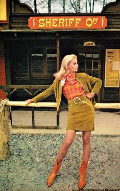 Sweet Jane blog: Once Upon a Time in the West: The Girls Round-Up (1966) 60s Outfits, 70s Outfits, 70’s Fashion, Sixties Fashion, 1970s Fashion