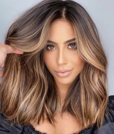 Brunette Balayage Hair, Hair Balayage, Shoulder Length Hair Cuts, Hair Color And Cut, Hair Inspiration Color, Dream Hair