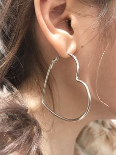 Hoop Earrings Aesthetic, Custom Diamond Rings, Coquette Fashion, Earrings Aesthetic, Cute Piercings, Eyebrow Piercing, Fancy Earrings, Heart Hoop Earrings, Lip Piercing