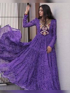 Navratri Gown, Purple Work, Designer Neck, Purple Gown, Wedding Lehenga Designs