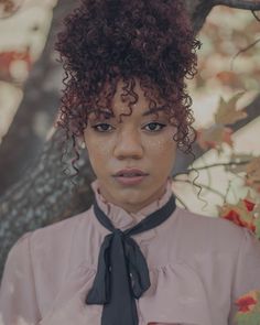 #Curly #hair #redHair #AfroLatina #3c #Natural #Colored #dyed #curls #girls #hairstyles #ideas #women #colorideas #short #medium #dark #defined #bouncy #afro #colorful #hairstyles #women #mixed #latina #magic Latina Red Hair, Hair Styles Latina, Curly Hair, Hairstyles