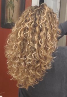 Vacation Hairstyles, Hairstyles For Girls, Braid Hairstyle, Blonde Curls, Easy Hairstyle, Haircuts For Curly Hair