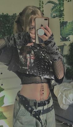 Fem Grunge Outfits, 6arely Human, Alt Outfits Aesthetic, Punk Fits, Emo Women, Soft Emo, Grunge Core, Alt Fits