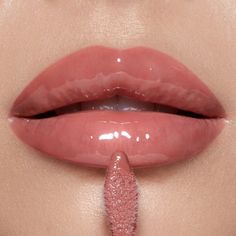 Pillow Talk Big Lip Plumpgasm - Fair/Medium on fair skin tone model Medium Lips, Poreless Skin, Charlotte Tilbury Pillow Talk, Cheek Contour, Face Kit, Concealer Shades, Fair Skin Tone, Blush Highlighter, Plumping Lip Gloss