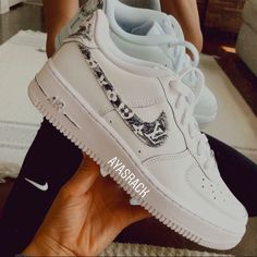 New W Box Leather Paint One Swoosh Only! Outside Swoosh And Back Is Customized Nike Customizable Low-top Sneakers, Nike Classic Cortez Leather, Air Max 90 Women, Nike Shoes Air, Nike Classic Cortez, Jordan Shoes Girls, Nike Air Max Thea, Nike Classic, Leather Paint