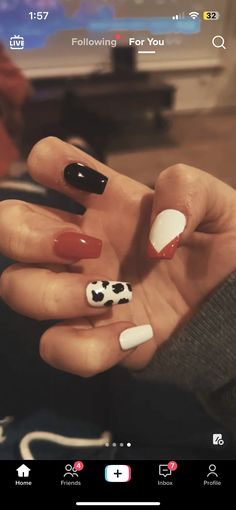 Western Valentines Day Nails, Red And Black Western Nails, Western Black Nails, Red Country Nails, Cheer Nails Cheerleading, Yeehaw Nails, Western Halloween Nails, Black Western Nails, Red Western Nails