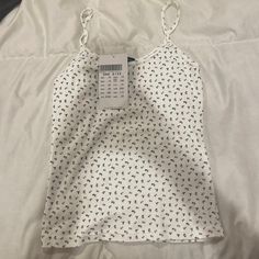 Never Worn Before, Comes With Tags Fitted White Print Top For Summer, Fitted White Printed Tops, Spring White Print Tops, White Print Tops For Spring, Printed Cotton Cami Top, Trendy Printed White Tank Top, Trendy White Printed Tank Top, White Floral Print Cami Tank Top, White Printed Cami Tops