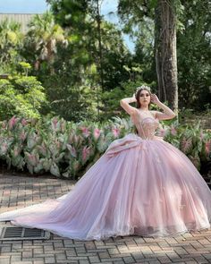 ★★★★★  The company reached out to make sure measurements were correct and we sent in my daughter's measurements. It fit her just right and she loved it for her Sweet 16. Arrived in a very timely fashion. It does have the petticoat underneath it to make it more floofy at my daughter's request. Quinceanera Dress Pink, Butterfly Quinceanera Dress, Pink Sweet 16 Dress, Xv Dresses, Quinceanera Themes Dresses, Quinceanera Photoshoot, Pink Quince, Quinceanera Dresses Gold, Quinceñera Dresses