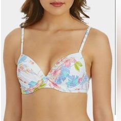 Medium White Underwire Swimwear For Spring, White Padded Swimwear For Spring, White Lined Summer Swimwear, White Lined Swimwear For Beach Season, White Padded Swimwear For Pool, Padded White Swimwear For Pool, Tropical Style Lined Swimwear For Vacation, Tropical Lined Swimwear For Vacation, White Lined Swimwear For Vacation