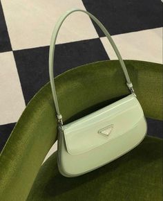 Bolsas Luxury Purses, Cute Bags, Green Aesthetic, Womens Purses, Green Bag