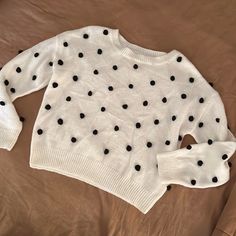 Francesca’s Pom Pom Polka Dot Sweater Size: Medium Nwt - Never Worn Excellent Condition Black Cable Knit Sweater, Leopard Sweater, Polka Dot Sweater, Cropped Knit Sweater, Fringe Sweater, Fair Isle Sweater, Round Neck Sweaters, Color Block Sweater, Black Dots