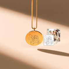 "♥ Personalized Portrait Line Art Dic Necklace - The most unique and treasured jewelry you can find. This will be a perfect gift for you and your loved one ♥ ------ D E T A I L S ------ * Material: High Quality Solid Sterling Silver 925 (safe for sensitive skin). * Finish: Sterling Silver ∙ Yellow Gold Plated ∙ Rose Gold Plated * Arrive in a beautiful gift box * Handcrafted with Love and Care ♥ Our 18k gold-plated jewelry is much thicker than other gold plating, resulting in a durable, long-last Picture Necklace, Photo Necklace, Art Minimaliste, Engraved Jewelry, Keep Jewelry, Beautiful Gift Boxes, Gold Plated Jewelry, Jewelry Plate, Minimalist Art