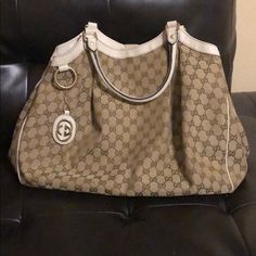 100% Authentic Gently Used Small Stain On Back Of Bag Shown In Pictures No Cracks On Leather Clean Comes With Dust Bag Bags Gucci, Leather Cleaning, Trim Color, Gucci Bags, Lady Dior Bag, Gold Trim, Womens Tote Bags, On Back, Louis Vuitton Damier