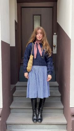 Blue Sweater Outfit Aesthetic, Eclectic Clothing Style, Creative Outfits, Minimal Outfit, Fall Fits, Fall Winter 2024, Closet Fashion, Fashion Baby