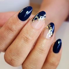 😍 LOOOOOOOOVE these @antoniamunro this is the best set ive done for you 😍 or maybe all of yours are my best sets 🤣 Builder gel and Navy gel polish with gold foil. Navy Blue Nails With Gold Foil, Navy Nails With Gold Accent, Navy And Gold Manicure, Navy And Gold Gel Nails, Navy Biab Nails, Navy Oval Nails, Navy Blue Gel Nails Short, Navy Acrylic Nail Designs, Navy And Gold Nails Design