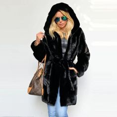 Real mink top quality with all the certificates nafa and saga from the best farms Winter Tops For Women, Rabbit Fur Jacket, Mink Jacket, Leather Coat Womens, Rabbit Fur Coat, Winter Fur Coats, Fox Fur Jacket, Fur Jackets, Real Fur Coat