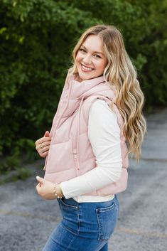 kenna vest in blush Classic Fall Style, Pink Puffer Vest, Fall Business Casual Outfits, Midi Skirt Fall, Business Casual Fall, Fall Winter Jacket, Pink Vest, Hooded Vest, Denim Maxi Skirt