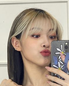 Ryujin Instagram, 가을 패션, Girl Crush, Instagram Update, Maquillaje De Ojos, Hair Inspo, Ear Piercings, Kpop Girls, Balayage