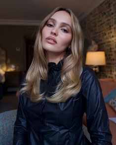 Lily Rose Depp Style, Sultry Makeup, Lily Rose Depp, Lily Rose, Celebrity Makeup, Hair Inspo Color, Winter Hairstyles, Makeup For Brown Eyes