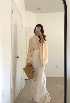 Date Night Outfit Modest Classy, Maxi Skirt Classy Outfit, Conservative Women Fashion, Elegant Modest Everyday Outfits, Hourglass Modest Outfits, Christian Modesty Outfits Classy, Outfit Arabic Style, Modest Chic Outfits Classy, Modest And Elegant Outfits